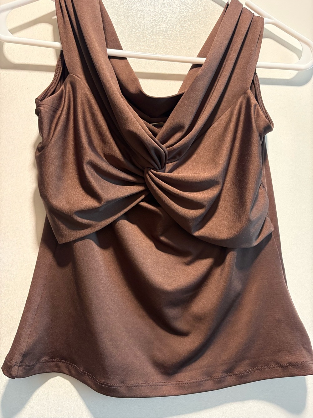 Envie.  Sleek Brown Twist-Front Sleeveless Top. Size L